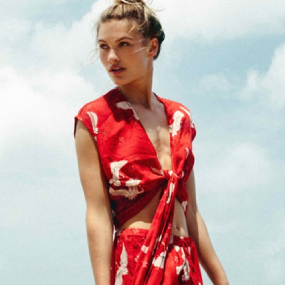 BEAUTIFUL Billabong Crane Print Tie Top